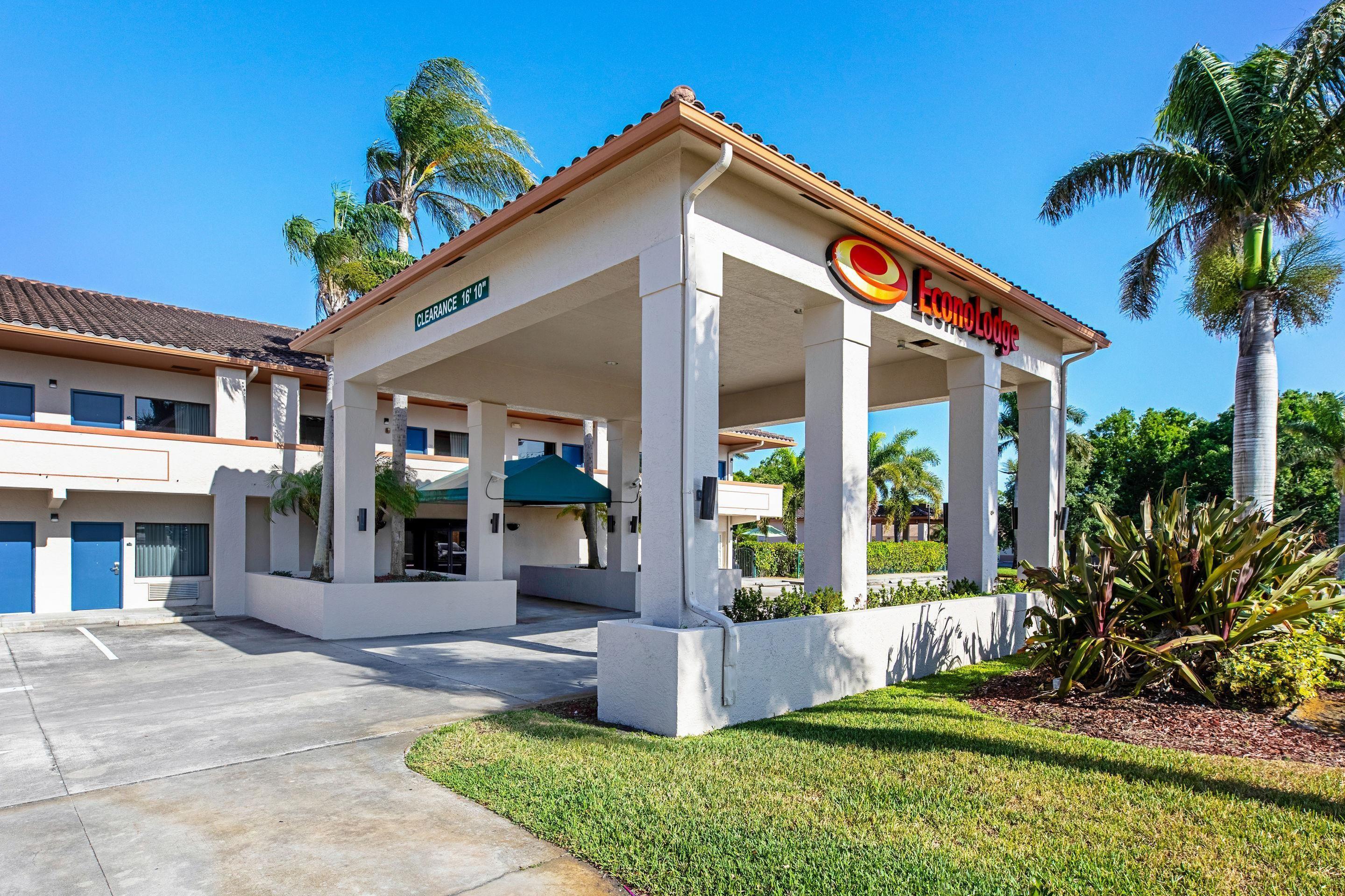 Where to Stay Near Vero Beach Airport: 5 Best Hotels