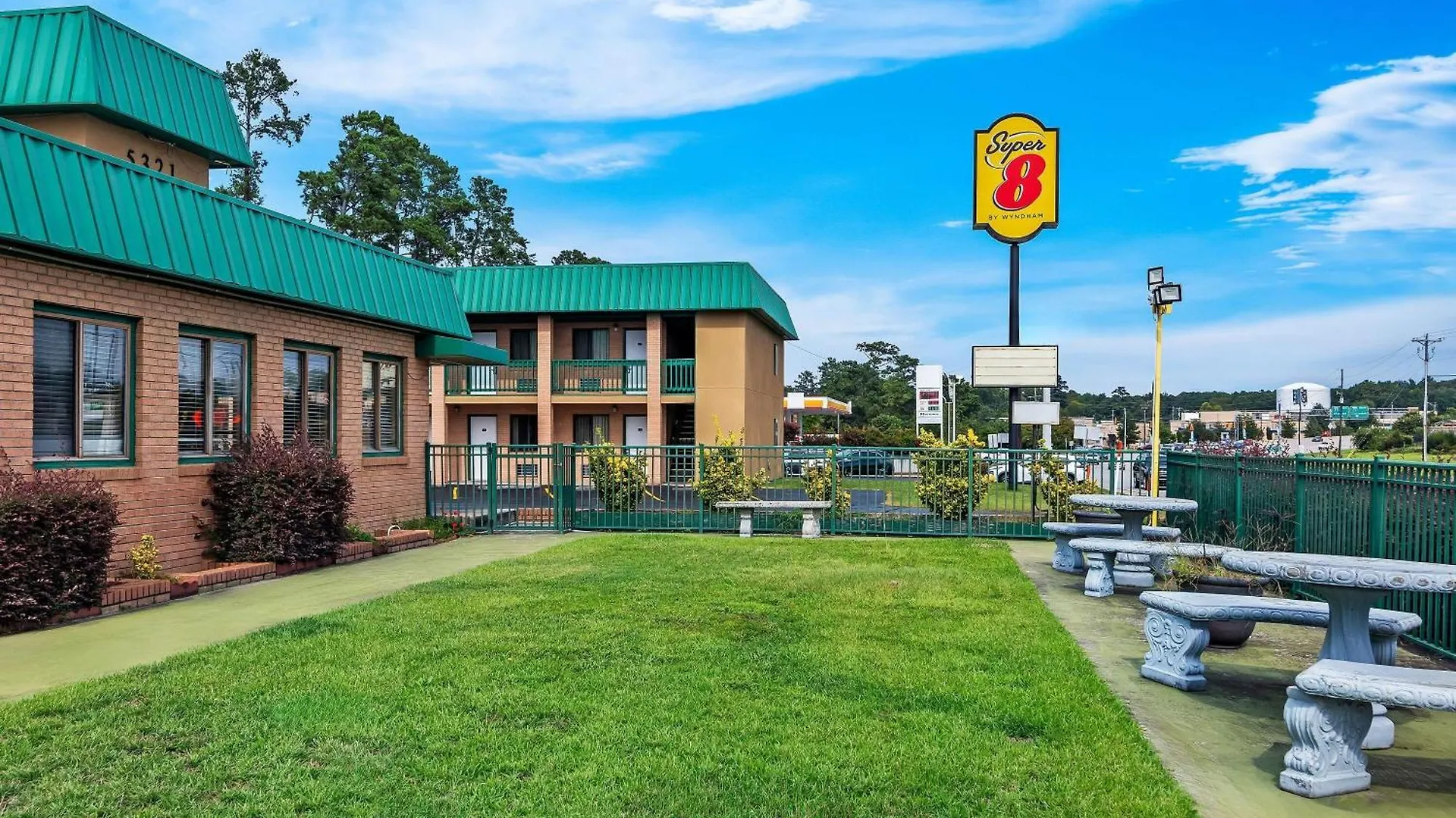 Where to Stay Near Allen University: 4 Budget Hotels